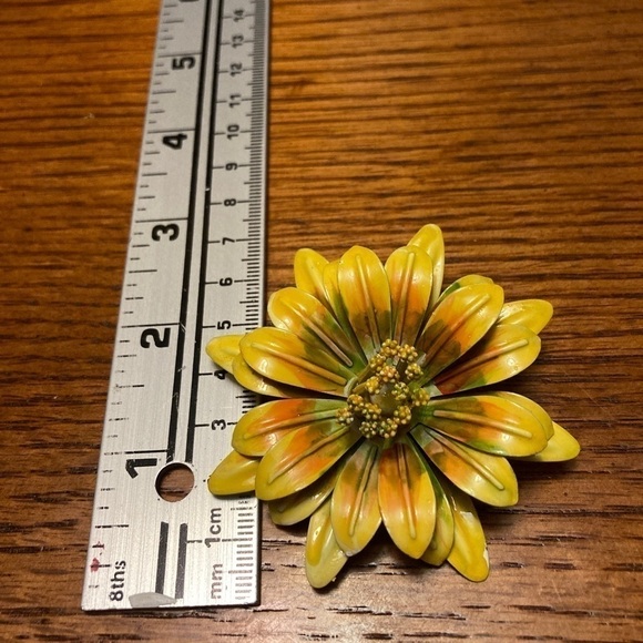 Vintage Large Enamel Sunflower Mum Brooch - Bold and Fun - Picture 2 of 3